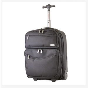 NWT CODi urban roller 17inch wheeler case
